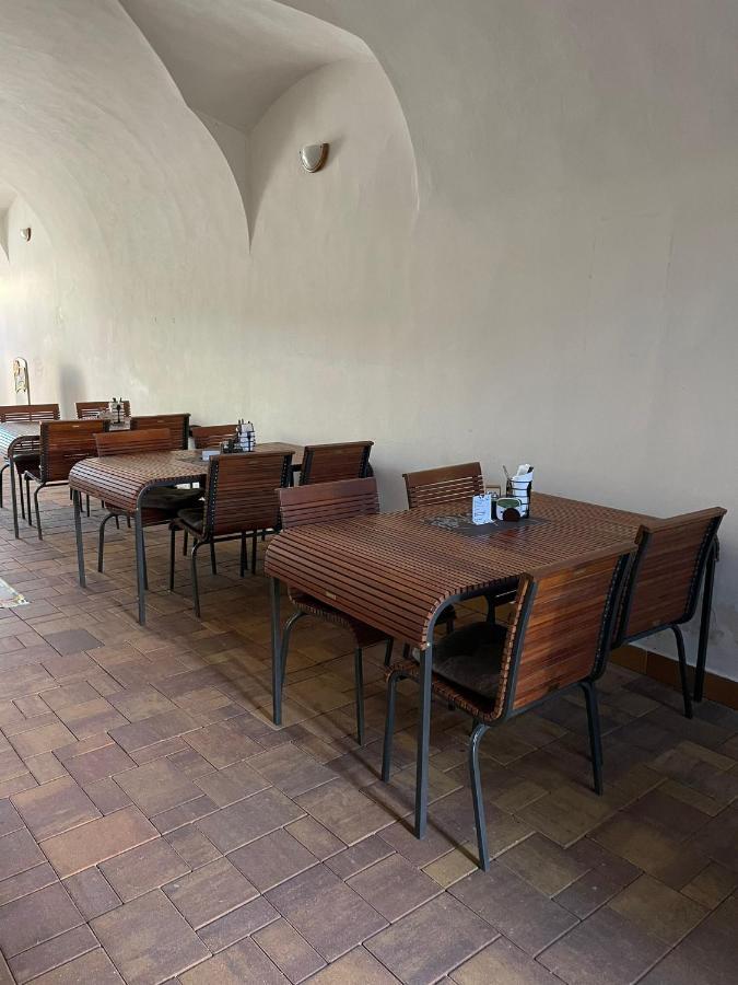 Hotel U Mesta Prahy Náchod Kültér fotó