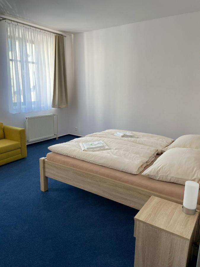 Hotel U Mesta Prahy Náchod Kültér fotó
