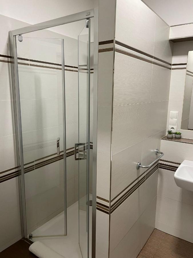 Hotel U Mesta Prahy Náchod Kültér fotó