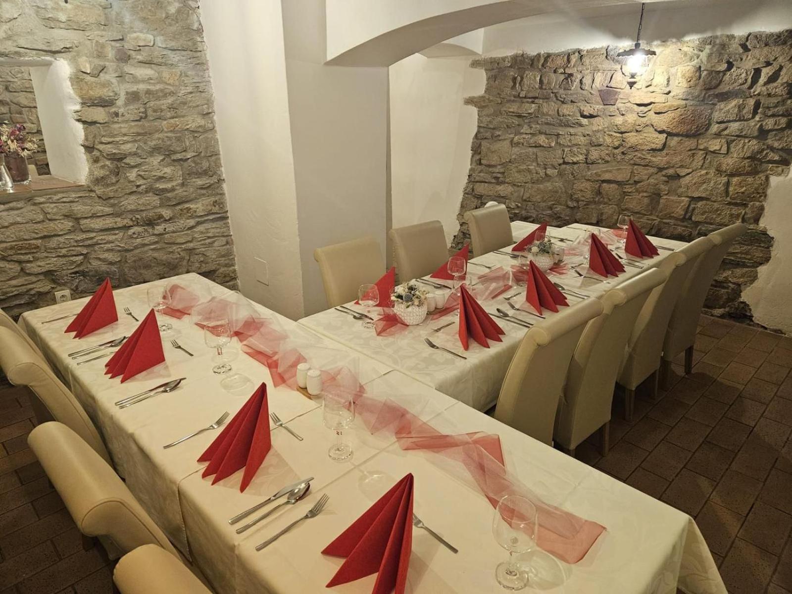 Hotel U Mesta Prahy Náchod Kültér fotó