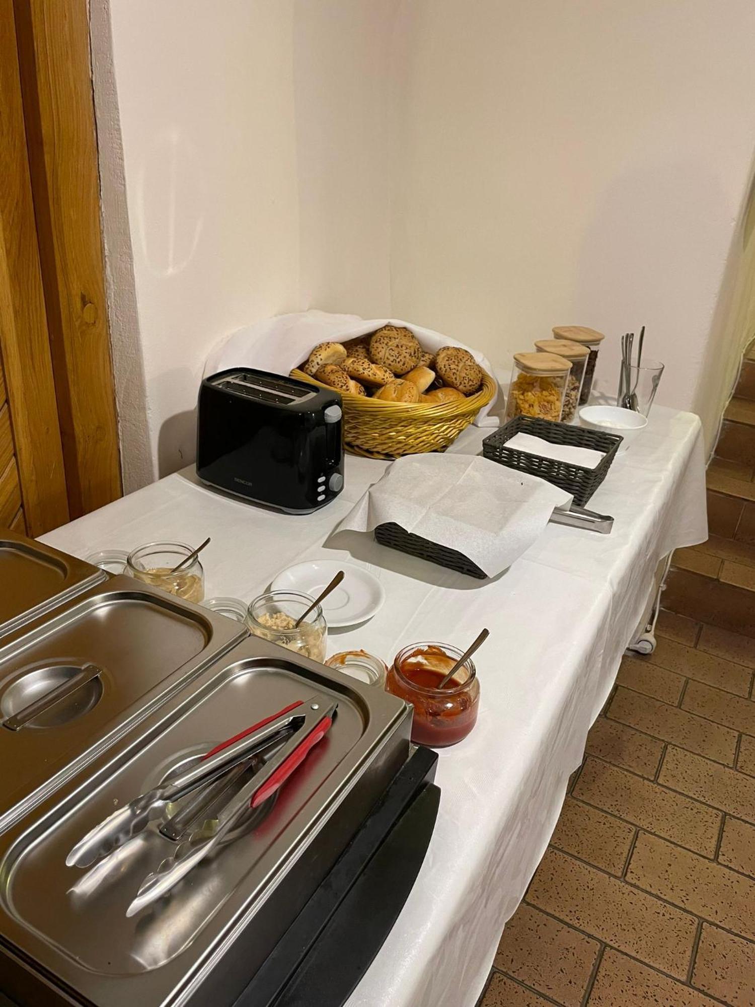 Hotel U Mesta Prahy Náchod Kültér fotó
