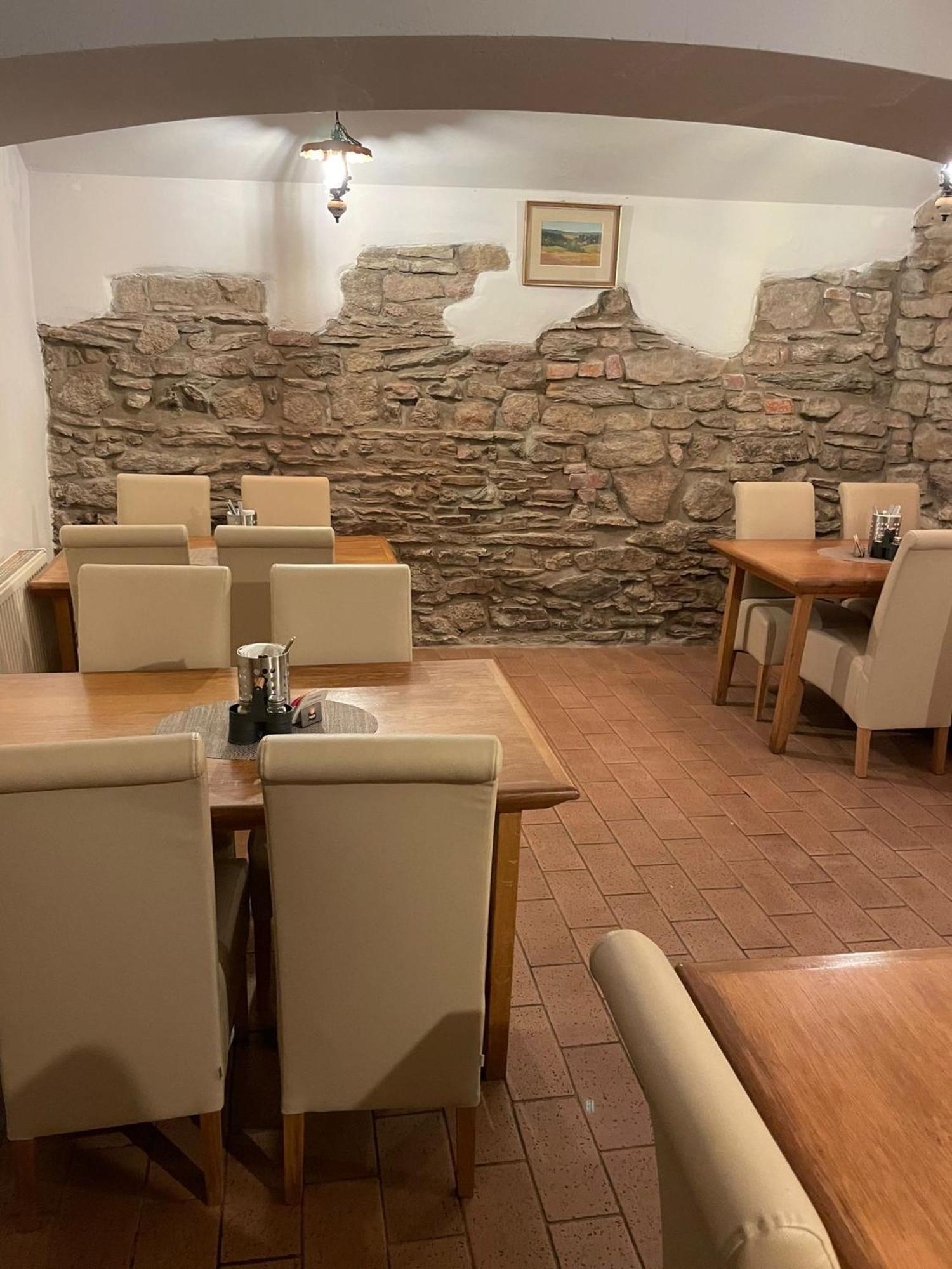 Hotel U Mesta Prahy Náchod Kültér fotó